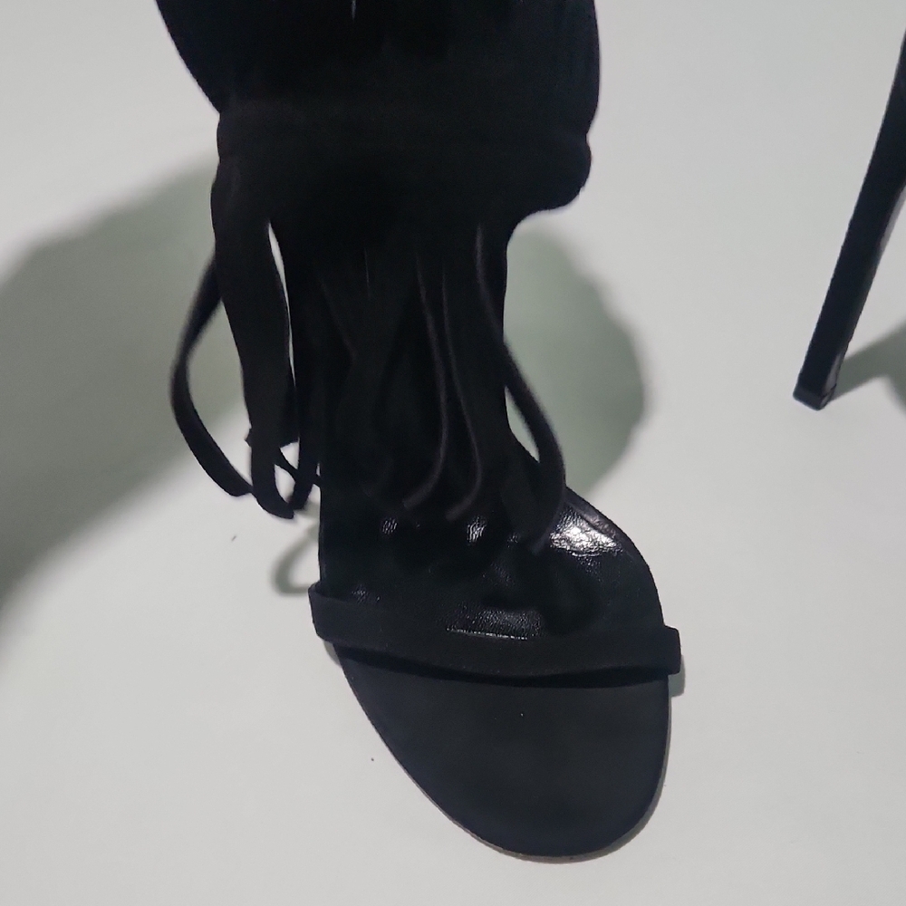 Gucci Black Fringed High-Heel Sandals - Picture 3 of 11